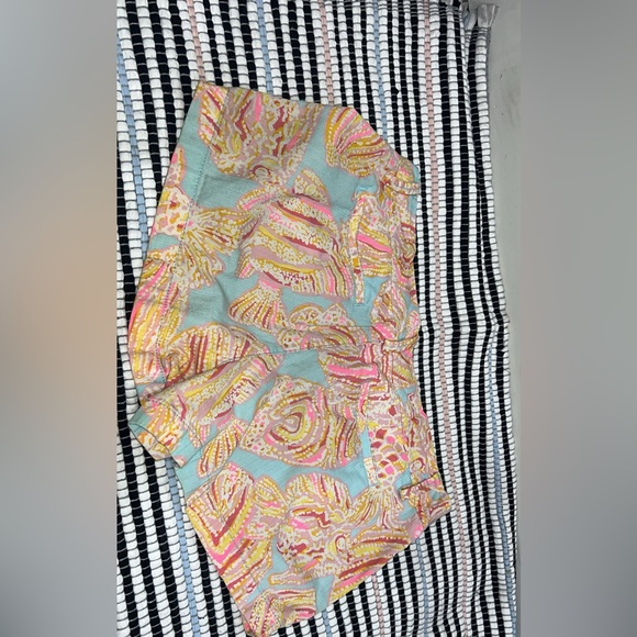 Colorful Patterned Shorts - Picture 3 of 3